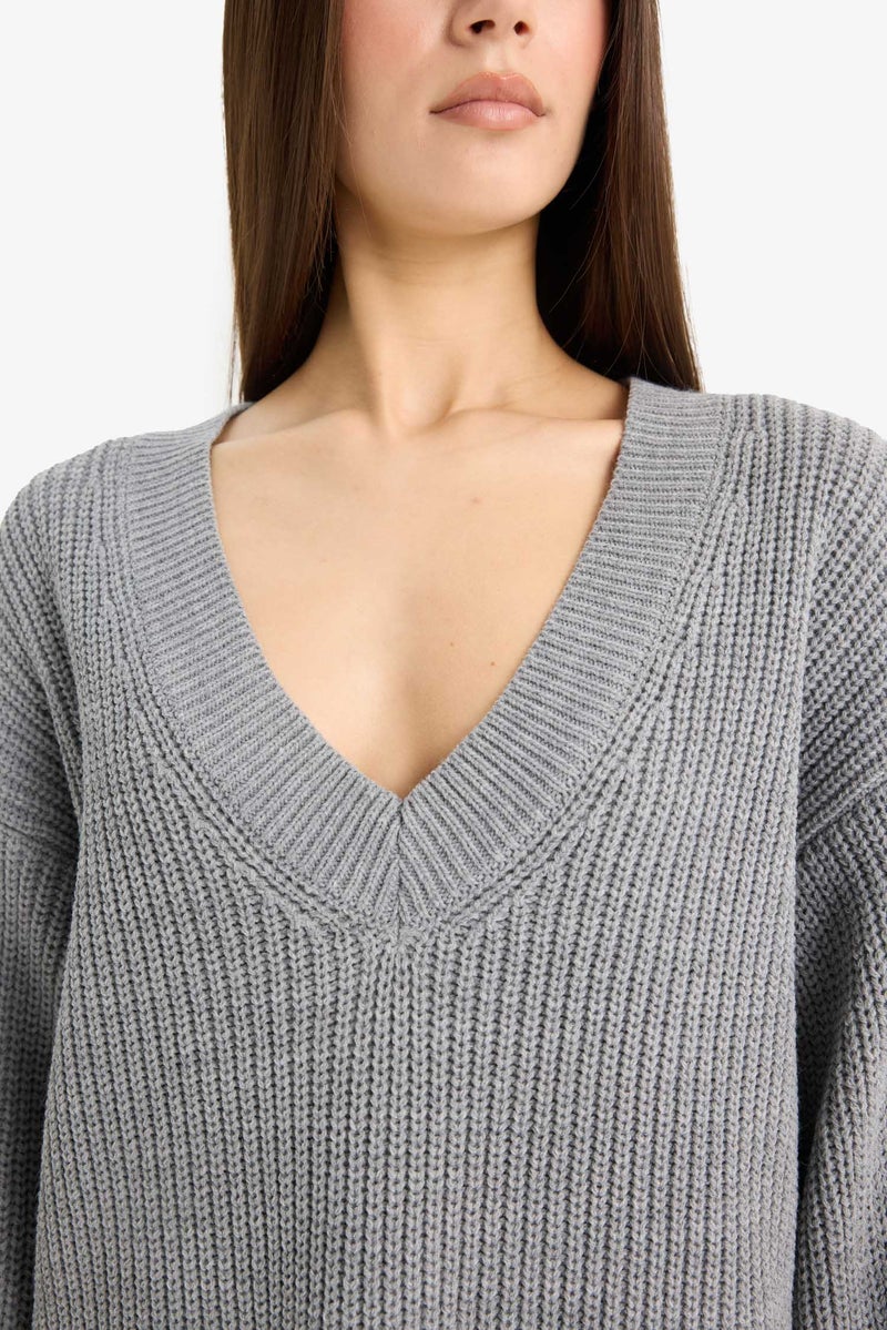 DeFacto Grey Woman Oversize Fit V-Neck Knit Pullover Casual - Image 4